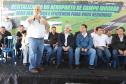 Pessoas na inauguração da nova pista do aeroporto de Campo Mourão