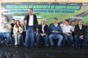 Pessoas na inauguração da nova pista do aeroporto de Campo Mourão