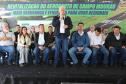 Pessoas na inauguração da nova pista do aeroporto de Campo Mourão