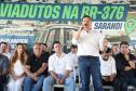 Secretario de Infraestrutura e Logística, Sandro Alex, falando em cima do palco