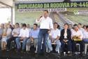 Secretário de infraestruture e logística discursando em cima do palco