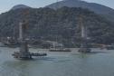 Instalação dos cabos de aço no trecho estaiado da Ponte de Guaratuba