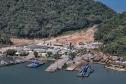 Instalação dos cabos de aço no trecho estaiado da Ponte de Guaratuba