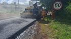  DER/PR realiza melhorias no pavimento de rodovia que dá acesso a Maravilha 