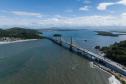 23 dias para a inauguração: mastros da Ponte de Guaratuba não têm mais andaimes