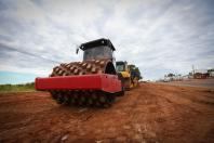 O governador Carlos Massa Ratinho Junior lança nesta sexta-feira (23) a pedra fundamental das obras de modernização do Trevo Gauchão e da duplicação da PR-323 no perímetro urbano de Umuarama. O investimento é de R$ 66,1 milhões. 23/04/2021 - Foto: Geraldo Bubniak/AEN