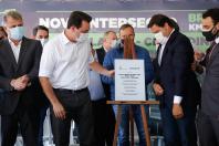 O governador Carlos Massa Ratinho Junior inaugura nesta segunda-feira (3), o viaduto Prefeito Marcelo Puppi e passarela William Haj Mussi, no Km 109 da BR-277, nas proximidades do Cercadinho em Campo Largo. 03/05/2021 - Foto: Jonathan Campos/AEN