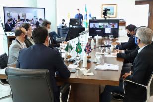 Em encontro por videoconferência com integrantes da Câmara Britânica de Comércio e Indústria no Brasil (Britcham), governador Carlos Massa Ratinho Junior destacou potencialidades para investimentos no Estado, com foco em transformar o Paraná no hub logístico da América do Sul.