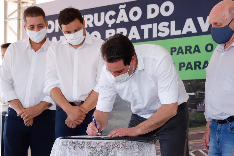 Investimento do Governo do Estado é de R$ 13,5 milhões e a previsão de conclusão é de 12 meses. Muito reivindicada, obra vai destravar a região e faz parte do conjunto de investimentos em infraestrutura que será realizado com o recursos do empréstimo, de R$ 1,6 bilhão, junto ao Banco do Brasil e a Caixa Econômica Federal.