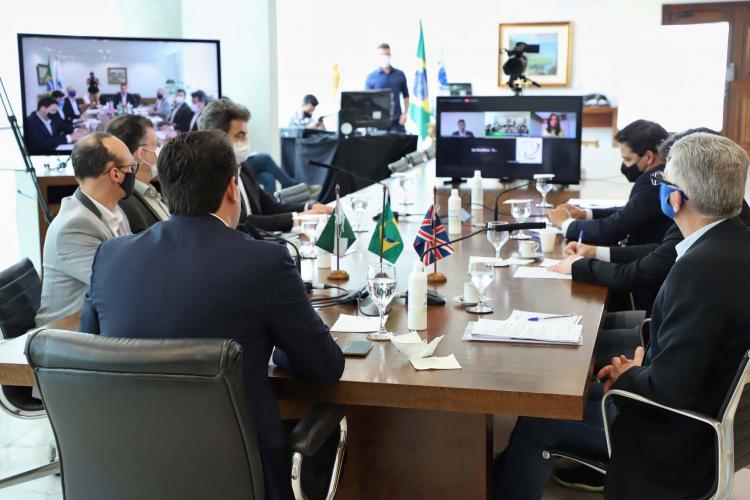 Em encontro por videoconferência com integrantes da Câmara Britânica de Comércio e Indústria no Brasil (Britcham), governador Carlos Massa Ratinho Junior destacou potencialidades para investimentos no Estado, com foco em transformar o Paraná no hub logístico da América do Sul.