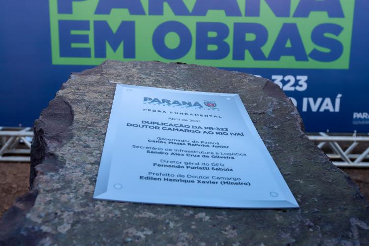 O governador Carlos Massa Ratinho Junior lanca a pedra fundamental das obras de duplicação da PR-323 entre Doutor Camargo e o Rio Ivaí, nesta quinta-feira (22) . 22/04/2021 - Foto: Geraldo Bubniak/AEN
