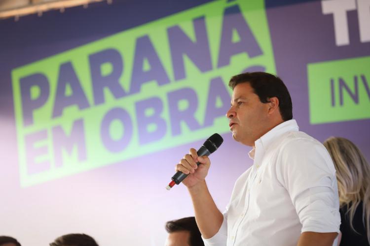 O governador Carlos Massa Ratinho Junior lança nesta sexta-feira (23) a pedra fundamental das obras de modernização do Trevo Gauchão e da duplicação da PR-323 no perímetro urbano de Umuarama. O investimento é de R$ 66,1 milhões. 23/04/2021 - Foto: Geraldo Bubniak/AEN