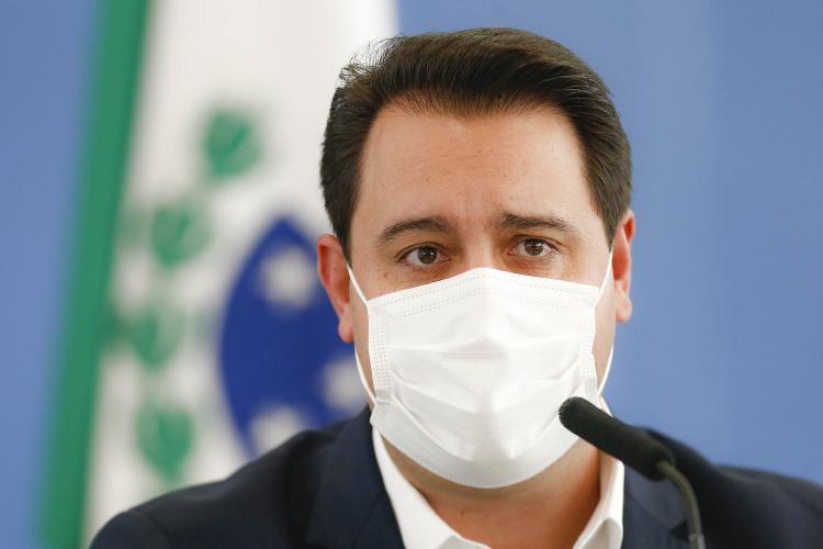 A nova concessão das rodovias que cortam o Paraná será baseada em torno da menor tarifa oferecida ao usuário, sem limite de desconto na disputa na Bolsa de Valores, arrumando a modelagem de acordo com o anseio da população. A alteração na proposta original foi anunciada pelo governador Carlos Massa Ratinho Junior durante entrevista coletiva nesta sexta-feira (21), no Palácio Iguaçu, em Curitiba, e é resultado das seguidas reuniões em Brasília (DF) do início desta semana. Foto: Jonathan Campos/AEN