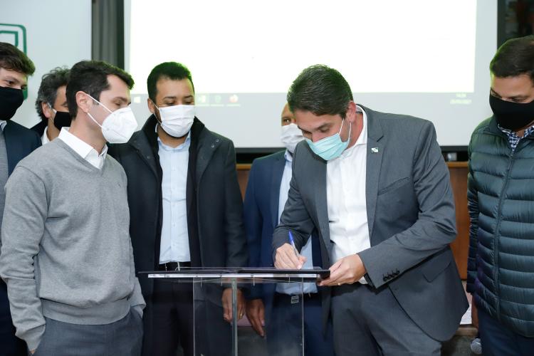 O DER/PR realizou nesta terça-feira (25) a fase de lances da licitação do projeto e da obra de duplicação da PR-317, entre Maringá e Iguaraçu, na região Noroeste. Fotos: Rodrigo Félix Leal / INFRA