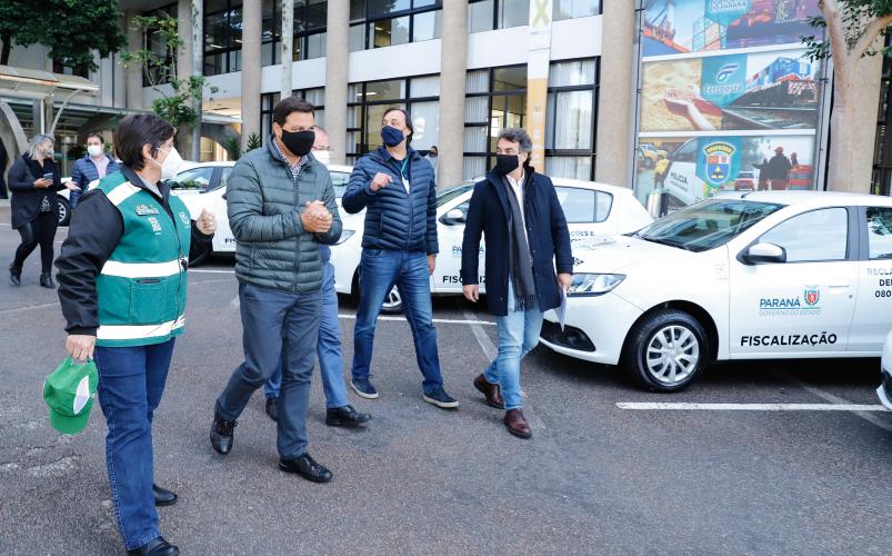 O Departamento de Estradas de Rodagem do Paraná (DER/PR) realizou esta semana a transferência de sete carros de sua sede em Curitiba para a utilização exclusiva em atividades de fiscalização do Transporte Rodoviário Intermunicipal de Passageiros. Fotos: Rodrigo Félix Leal / INFRA