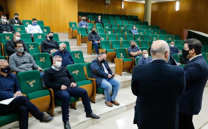 Foi realizado nesta terça-feira (15) o primeiro encontro de uma agenda de reuniões do Grupo de Trabalho do Plano Estadual Ferroviário com prefeitos dos municípios abrangidos pelo projeto da Nova Ferroeste. Foto: Rodrigo Félix Leal / INFRA
