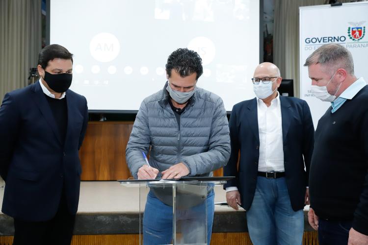 Foi realizado nesta terça-feira (15) o primeiro encontro de uma agenda de reuniões do Grupo de Trabalho do Plano Estadual Ferroviário com prefeitos dos municípios abrangidos pelo projeto da Nova Ferroeste. Foto: Rodrigo Félix Leal / INFRA