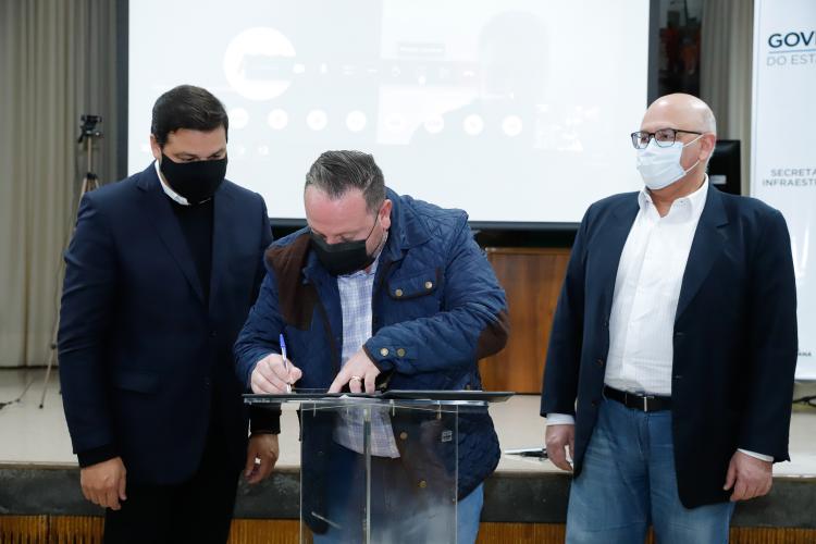 Foi realizado nesta terça-feira (15) o primeiro encontro de uma agenda de reuniões do Grupo de Trabalho do Plano Estadual Ferroviário com prefeitos dos municípios abrangidos pelo projeto da Nova Ferroeste. Foto: Rodrigo Félix Leal / INFRA