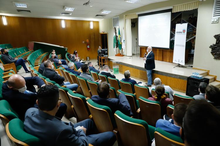 Foi realizado nesta terça-feira (15) o primeiro encontro de uma agenda de reuniões do Grupo de Trabalho do Plano Estadual Ferroviário com prefeitos dos municípios abrangidos pelo projeto da Nova Ferroeste. Foto: Rodrigo Félix Leal / INFRA