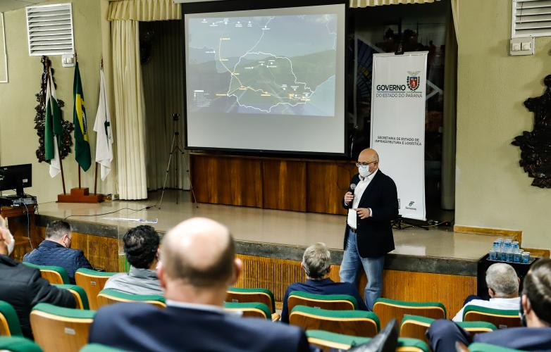 Foi realizado nesta terça-feira (15) o primeiro encontro de uma agenda de reuniões do Grupo de Trabalho do Plano Estadual Ferroviário com prefeitos dos municípios abrangidos pelo projeto da Nova Ferroeste. Foto: Rodrigo Félix Leal / INFRA