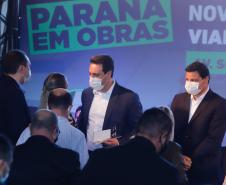 O governador Carlos Massa Ratinho Junior e o Secretário da Infraestrutura, Sandro Alex acompanhados do diretor-geral do DER, Fernando Furiatti inauguraram nesta terça-feira (10) o Viaduto do Sabará, no quilômetro 173 da rodovia BR-373, em Ponta Grossa, nos Campos Gerais. Foto: Rodrigo Félix Leal / InfraPR 