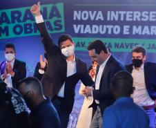 O governador Carlos Massa Ratinho Junior e o Secretário da Infraestrutura, Sandro Alex acompanhados do diretor-geral do DER, Fernando Furiatti inauguraram nesta terça-feira (10) o Viaduto do Sabará, no quilômetro 173 da rodovia BR-373, em Ponta Grossa, nos Campos Gerais. Foto: Rodrigo Félix Leal / InfraPR 