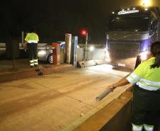 Encerramento dos atuais contratos de concessão de rodovias no Paraná. Abertura das catracas da praça de pedágio da Ecovia, na BR-277, em São José dos Pinhais, ocorrida à 0h00 deste domingo.  - Curitiba, 28/11/2021 - Foto: Ari Dias/AEN