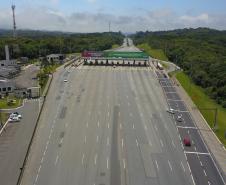 Encerramento dos atuais contratos de concessão de rodovias no Paraná. Abertura das catracas da praça de pedágio da Ecovia, na BR-277, em São José dos Pinhais, ocorrida à 0h00 deste domingo. - Curitiba, 28/11/2021 - Foto: Ari Dias/AEN