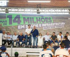 Novas ações do Governo do Estado vão garantir mais infraestrutura e saúde para os moradores de Dois Vizinhos, no Sudoeste. Em visita à região, o governador Carlos Massa Ratinho Junior assinou cinco convênios com a prefeitura. Foto: Gilson Abreu/AEN