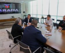 Governador Carlos Massa Ratinho Junior em reunião com o diretor-geral brasileiro da Itaipu Binacional, Almirante Anatalício Risden ( foto) - Curitiba, 18/04/2022 Foto: Ari Dias/AEN