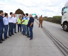 O governador Carlos Massa Ratinho Junior vistoriou nesta quinta-feira (28) uma das obras mais aguardadas da região Sudoeste: a revitalização do trecho da PRC-280 que vai de Palmas ao Trevo Novo Horizonte, em General Carneiro Foto: Ari Dias/AEN