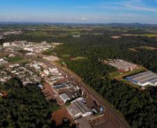 Novas ações do Governo do Estado vão garantir mais infraestrutura e saúde para os moradores de Dois Vizinhos, no Sudoeste. Em visita à região, o governador Carlos Massa Ratinho Junior assinou cinco convênios com a prefeitura. Foto: Gilson Abreu/AEN