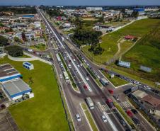 O governador Carlos Massa Ratinho Junior assina ordem de serviço para construção de viaduto em São José dos Pinhais. Foto: José Fernando Ogura/AEN