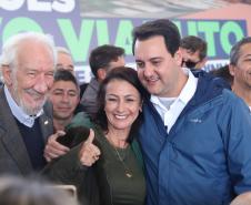 O governador Carlos Massa Ratinho Junior assina ordem de serviço para construção de viaduto em São José dos Pinhais. Foto: Rodrigo Félix Leal / SEIL