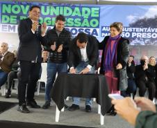 Governador entrega colégio e anuncia pavimentação da Estrada de Alagados, em Ponta Grossa Foto: Ari Dias/AEN