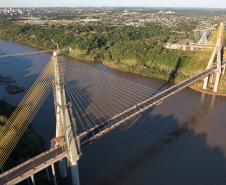 Governador Ratinho Junior faz última vistoria na Ponte da Integração, que está concluída Foto: Rodrigo Félix Leal / SEIL