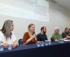 Em audiência pública, Governo debate com população obras da Ponte de Guaratuba - Foto: Rodrigo Félix Leal/SEIL