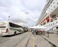 Navio com 2 mil turistas chega a Paranaguá e pode colocar Paraná na rota de cruzeiros Foto: Claudio Neves/Portos do Paraná