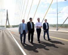 Governador Ratinho Junior faz última vistoria na Ponte da Integração, que está concluída Foto: Gilson Abreu/AEN