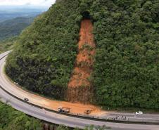 BR-277 terá restrição de tráfego de caminhões aos finais de semana no Litoral - Foto: Rodrigo Félix Leal / SEIL