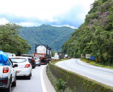 Restrição de veículos pesados na BR-277 será mantida em fevereiro, inclusive no Carnaval Foto: Rodrigo Félix Leal/SEIL