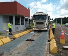 Balanças nos Campos Gerais são ativadas para fiscalizar excesso de carga  Foto: DER