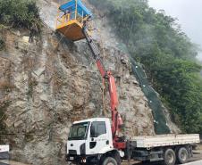 DER/PR chega à fase final das obras no km 41 da BR-277, no Litoral Foto: DER