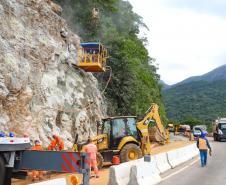 Para melhorar tráfego, BR-277 na Serra do Mar ficará sem guindastes durante o Carnaval Foto: Rodrigo Félix Leal/SEIL