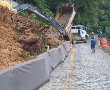 DER/PR reabre Estrada da Graciosa; operação continua em pare-e-siga Foto: DER