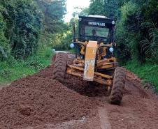 Estado investe R$ 28,6 milhões na conservação de estradas rurais na RMC e Vale do Ribeira. Foto: DER/PR