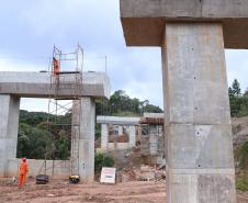 Obra na Rodovia dos Minérios tem avanços na construção de viadutos e pontes Foto: Rodrigo Félix Leal/SEIL-PR