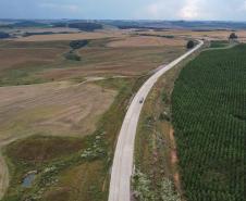 Palmas, 29 de março de 2023 - O governador Carlos Massa Ratinho Junior entrega a obra de revitalização da PRC-280, região Sudoeste. Foram restaurados 59,55 quilômetros (entre Palmas e a BR-153) com pavimento rígido de concreto. Foto: Roberto Dziura Jr/AEN