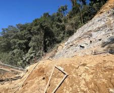 Obra na Graciosa tem frentes de trabalho em 4 km, com serviços de dia e de noite Foto: DER-PR