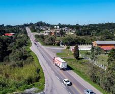 Leilão do 1º lote das novas concessões rodoviárias do Paraná será na próxima semana. Na foto, a BR-476. Foto: Roberto Dziura Jr/AEN